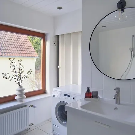 Quiet 2-room With Separate Entrance Apartment *