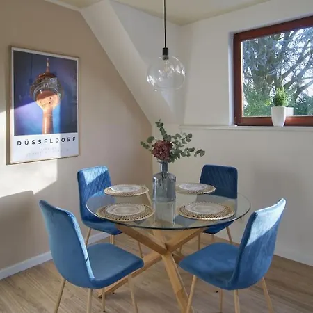 Quiet 2-room With Separate Entrance Apartment *
