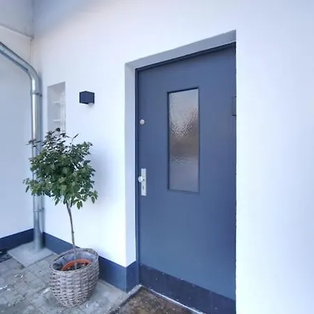 Quiet 2-room With Separate Entrance Dusseldorf